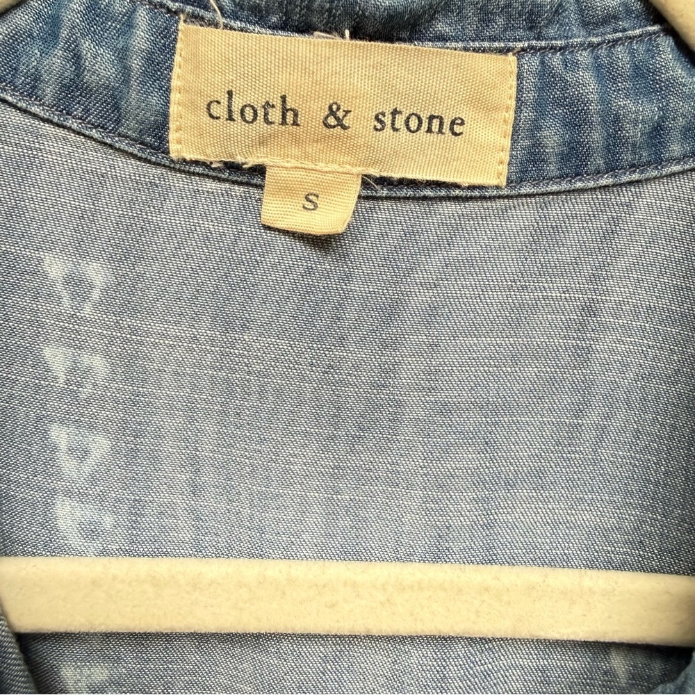 Anthropologie Cloth Stone Chambray Geometric Print Button Down Shirt Size S - Picture 3 of 8